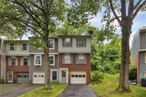 531 Winesap Dr, Bridgeville, PA, 15017-3217 | Card Image