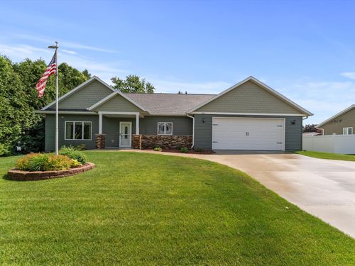 4821 W Custer St, Manitowoc, WI, 54220-9315 | Card Image