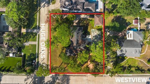 8206 Westview Dr, Houston, TX, 77055-6736 | Card Image