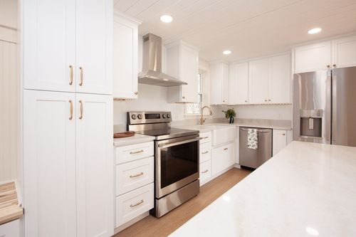 14 Bartlett St, Oxford, MA, 01540-1716 | Card Image