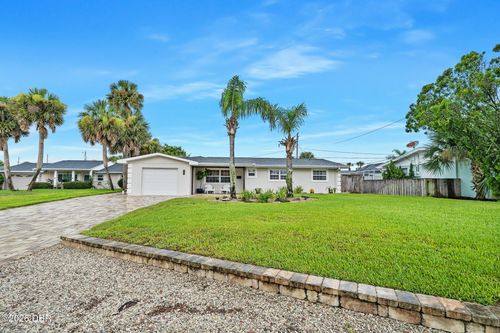 35 Sandra Dr, Ormond Beach, FL, 32176-3120 | Card Image