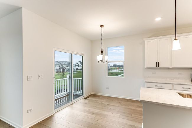 271 Kingsport Dr, Townhouse with 3 bedrooms, 3 bathrooms and 2 parking in South Elgin IL | Image 8