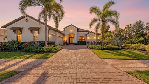15810 Castle Park Ter, LAKEWOOD RANCH, FL, 34202-5715 | Card Image