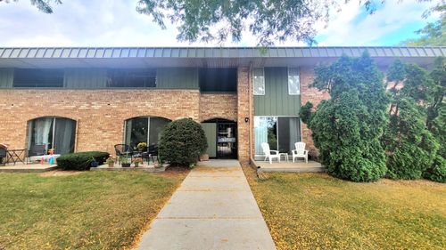 4050 W Rivers Edge Cir, Brown Deer, WI, 53209-1164 | Card Image