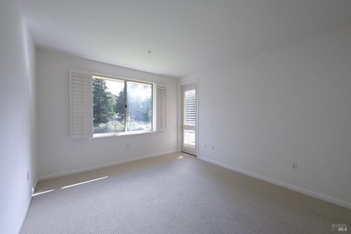 apt-3g-100 Deer Valley Rd, San Rafael, CA, 94903-5509 | Card Image