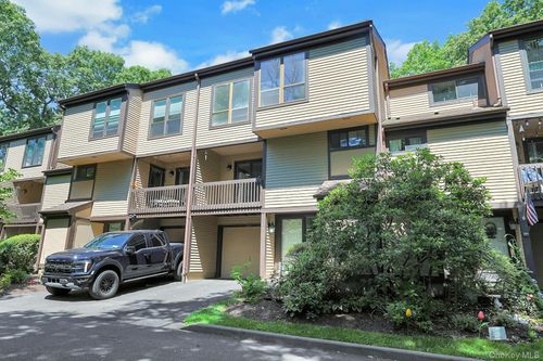 83 Deerfield Ln, Ossining, NY, 10562-2529 | Card Image