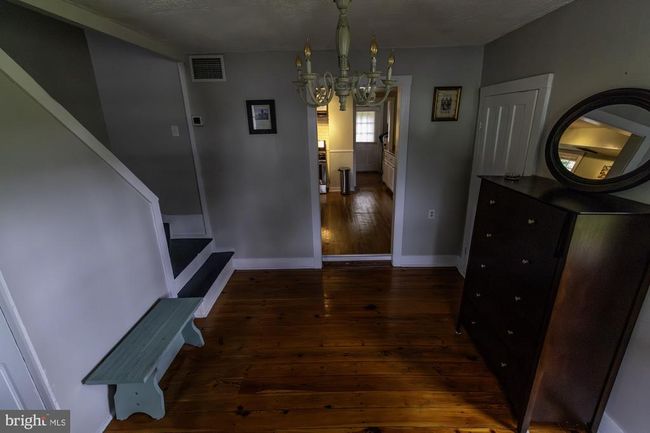 7979 Main St, House other with 3 bedrooms, 2 bathrooms and null parking in MIDDLETOWN VA | Image 7