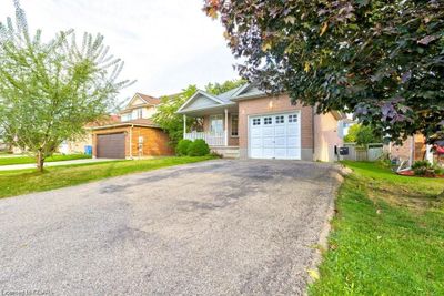 8 Hayward Cres, House other with 4 bedrooms, 3 bathrooms and 5 parking in Guelph ON | Image 2