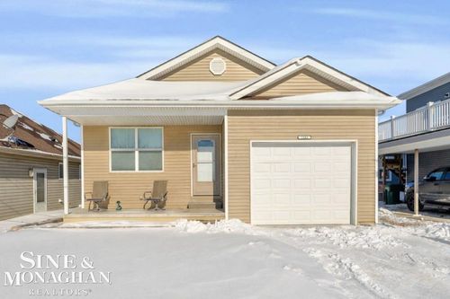 7842 Stark Dr, Clay, MI, 48001-3030 | Card Image