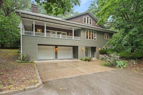 6760 Sunset Dr, Verona, WI, 53593-9395 | Card Image