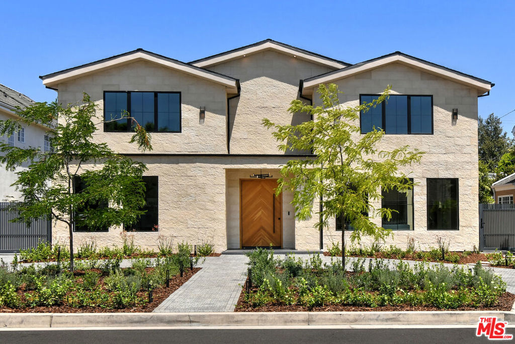 Residential in Toluca Lake 2