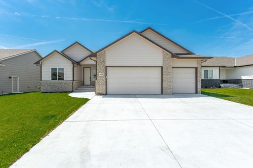 2739 E Ironstone St, Park City, KS, 67219-8800 | Card Image