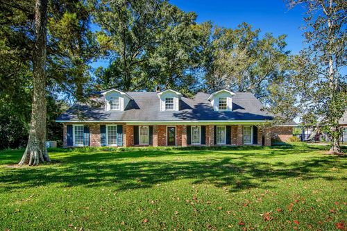 110 Nicholls Dr, Thibodaux, LA, 70301-5606 | Card Image