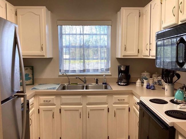 APT-101 - 44 Vista Gardens Trl, Condo with 2 bedrooms, 2 bathrooms and null parking in Vero Beach FL | Image 6