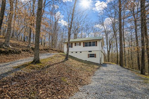 1377 Four Seasons Dr, Smithville, TN, 37166-5498 | Card Image
