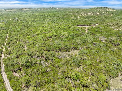 311 Spanish Pass Rd, Boerne, TX, 78006-7936 | Card Image