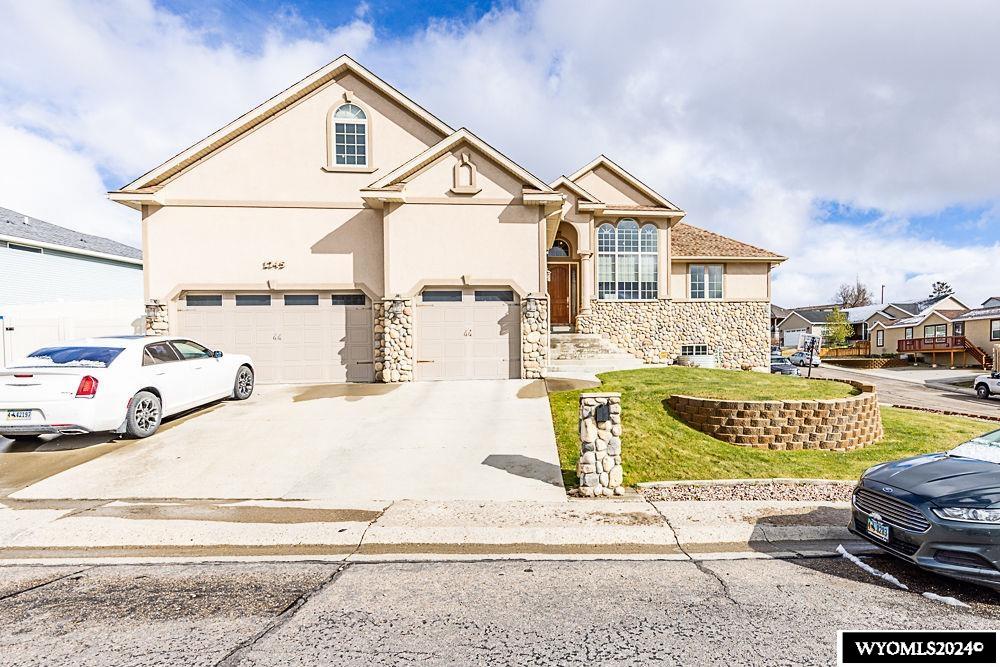 California Dr, Green River, WY 82935