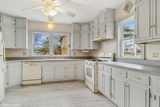 103 N Wisconsin St, House other with 3 bedrooms, 2 bathrooms and 2 parking in Carpentersville IL | Image 4
