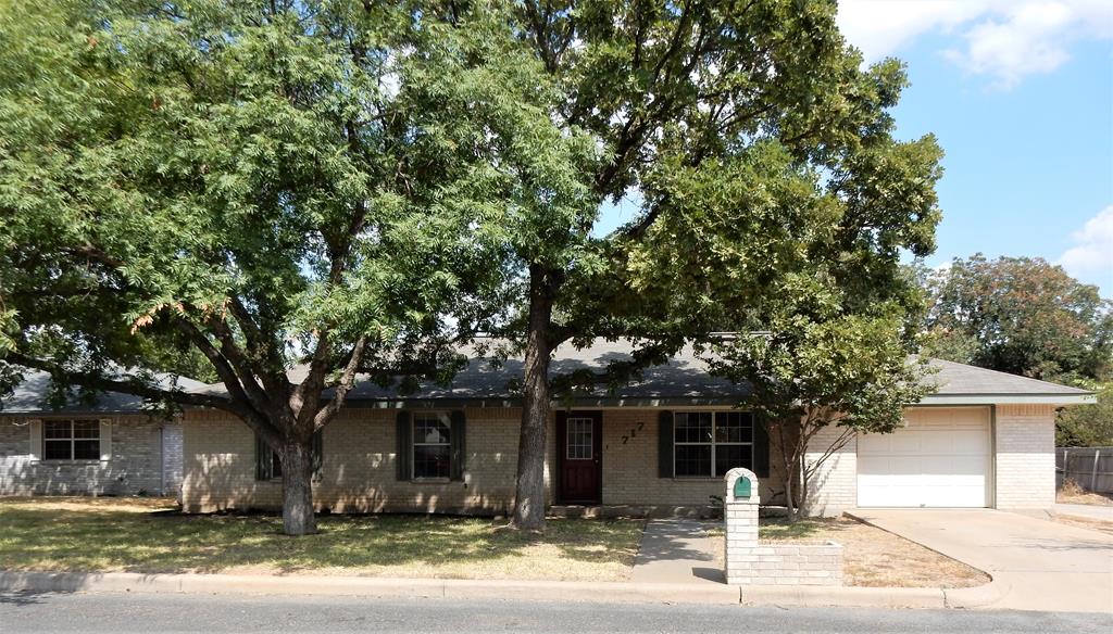 Dawn Ln, Fredericksburg, TX 78624