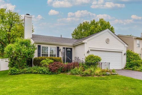 864 Fox Chase Dr, Round Lake Beach, IL, 60073-4102 | Card Image