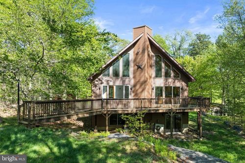 2107 Lenape Ter, Canadensis, PA, 18325-8708 | Card Image