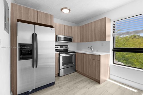 apt-30-810 Salzedo St, Coral Gables, FL, 33134-2819 | Card Image