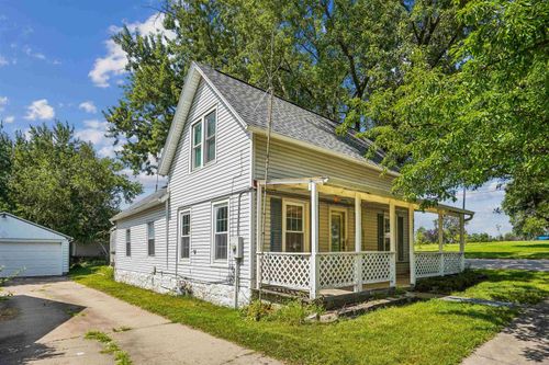 927 2nd St Nw, Waverly, IA, 50677-1531 | Card Image