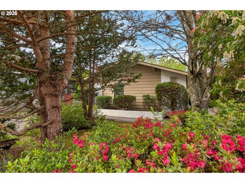 4525 Se 30th Ave, Portland, OR, 97202-3631 | Card Image