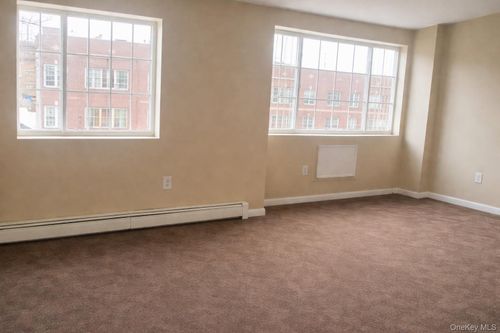 512 Milford St, Brooklyn, NY, 11208-4823 | Card Image