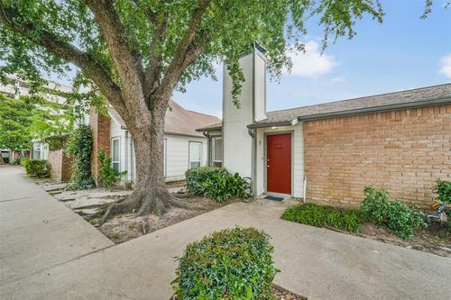a8-1917 Augusta Dr, Houston, TX, 77057-3737 | Card Image