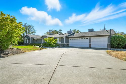 1102 Hope Ln, Redding, CA, 96003-8613 | Card Image