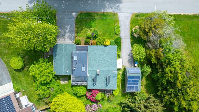142 Honeyman Ave, Home with 3 bedrooms, 3 bathrooms and 5 parking in Middletown RI | Image 7