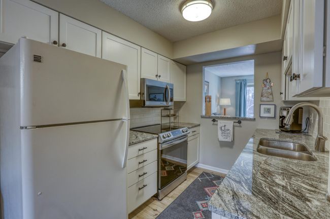 4757 Spring Cir Minnetonka MN-print-004-003-A9855-2400x1600-300dpi.jpg | Image 10