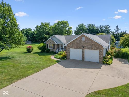 4533 Hackberry Dr, Columbus, IN, 47201-9065 | Card Image