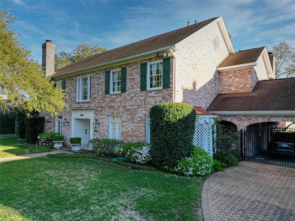 Holly Springs Dr, Houston, TX 77056