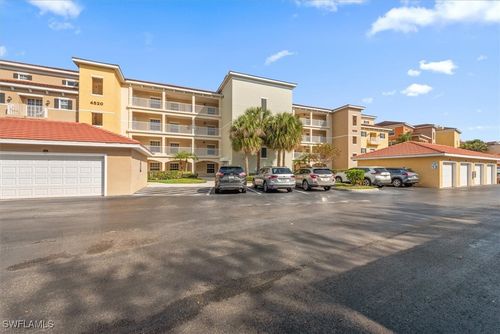 apt-403-4520 Botanical Place Cir, NAPLES, FL, 34112-2403 | Card Image