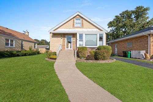 1907 Suffolk Ave, Westchester, IL, 60154-4439 | Card Image