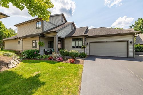 31 Spruce Rdg, Fairport, NY, 14450-4200 | Card Image