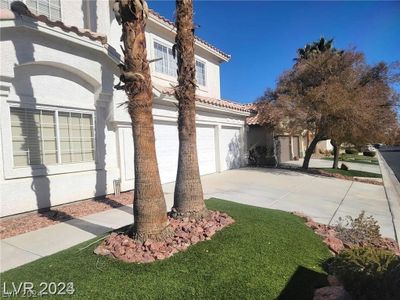 9758 Camino Capistrano Lane, House other with 5 bedrooms, 3 bathrooms and null parking in Las Vegas NV | Image 2