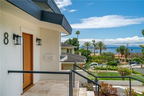 8 Clipper Rd, Rancho Palos Verdes, CA, 90275-5923 | Card Image