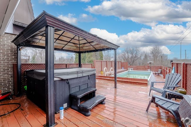 718 Glengarry Blvd, House attached with 3 bedrooms, 2 bathrooms and 2 parking in Cornwall ON | Image 27