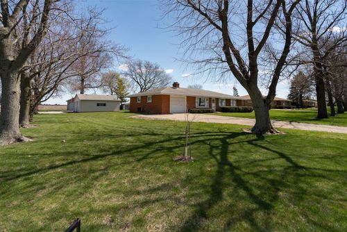 9983 N 1250 East Rd, Shirley, IL, 61772-9583 | Card Image