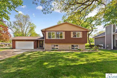 1813 Marie Lane, North Mankato, MN, 56003 | Card Image