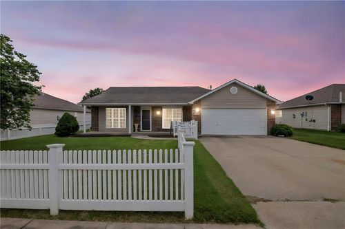 727 Country Ln, Raymore, MO, 64083-6200 | Card Image
