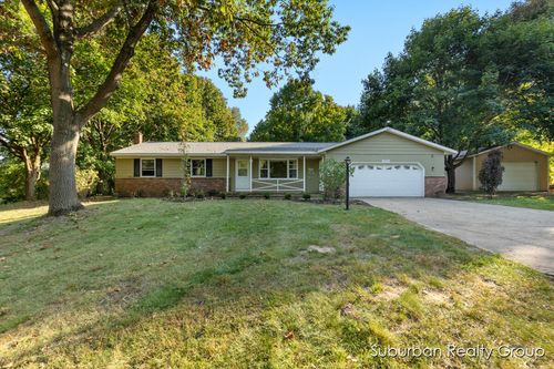 4554 64th St Sw, Grandville, MI, 49418-8741 | Card Image