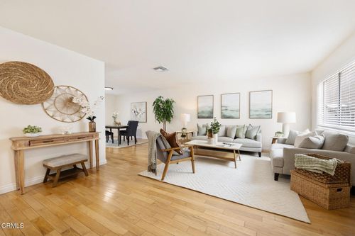 10-49 N Parkwood Ave, Pasadena, CA, 91107-3590 | Card Image