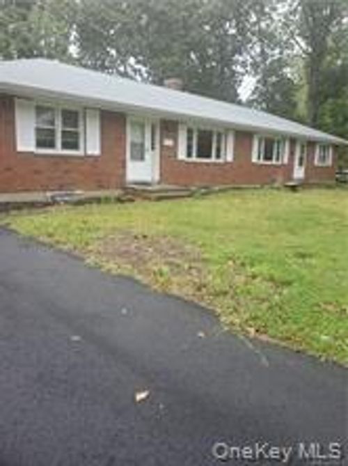 349 Middletown Rd, Nanuet, NY, 10954-3335 | Card Image