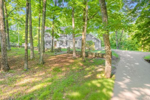 34 Contour Ln, Salt Point, NY, 12578-2232 | Card Image