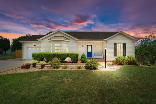 1811 Hunt Ln, Pleasant View, TN, 37146-7104 | Card Image