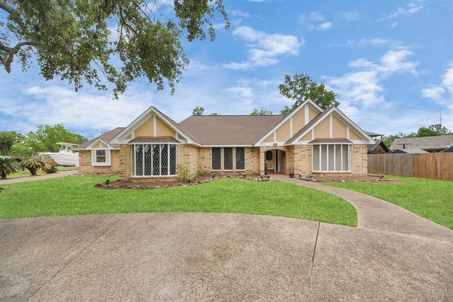 2514 Loganberry Circle, House other with 3 bedrooms, 2 bathrooms and 3 parking in Seabrook TX | Image 5